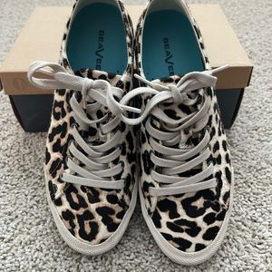 SeaVees like new animal print lace up sneaker